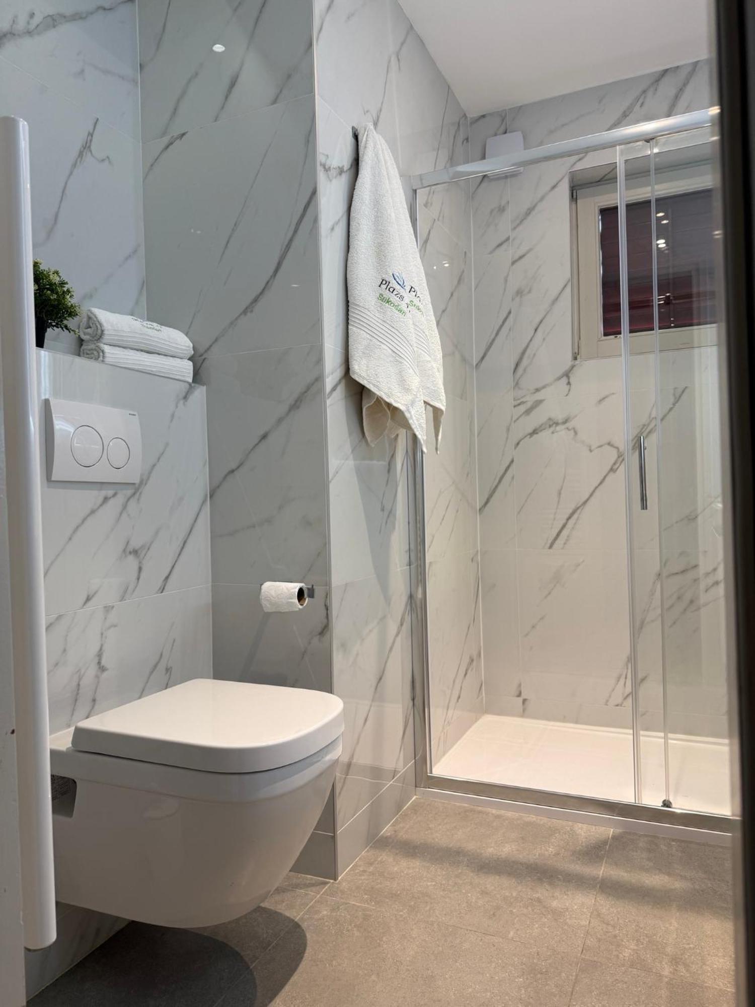 Apartman Plazs 41 *